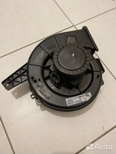 Моторчик печки Hella 8EW 009 157-131