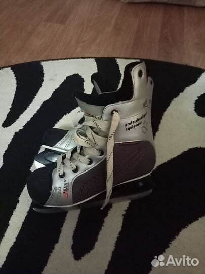 Коньки хоккейные размер 39