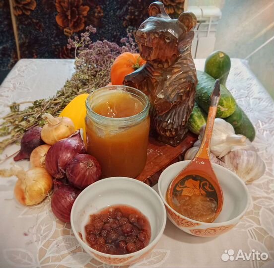 Деревянная статуэтка медведя