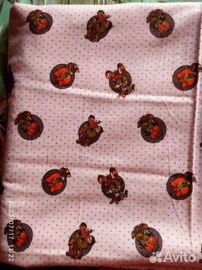 Отрезы ткани (ситец, шелк, шерсть, парча, гипюр)