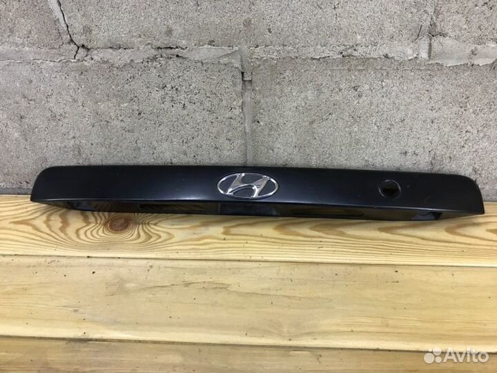 Накладка крышки багажника задняя Hyundai Accent