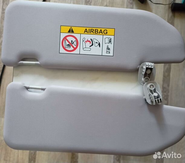 Солнцезащитный козырек