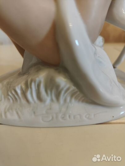 Статуэтка Германия фарфор девушка с ланью