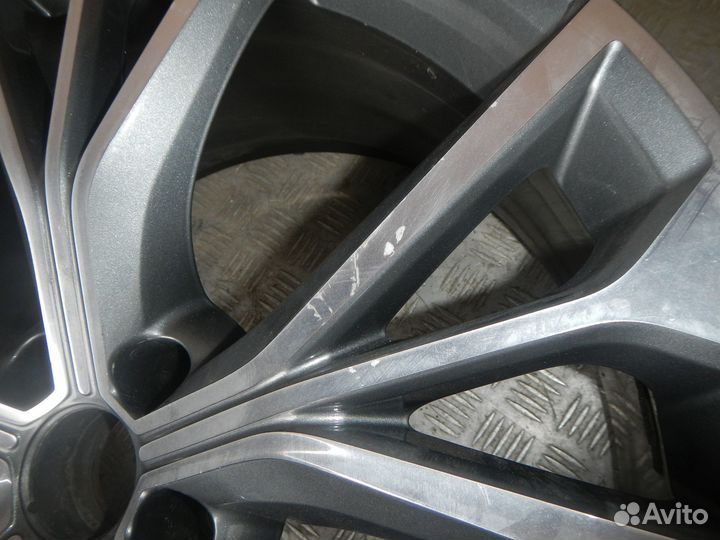 Диск колесный литой R21 5*112 j10,0 ET20 DIA66,5