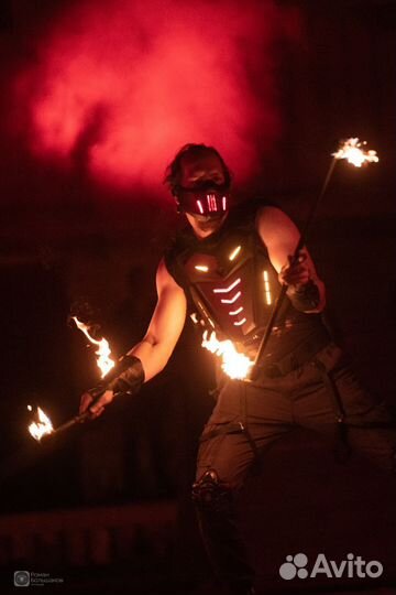 Световое и огненное шоу на праздник. Киберпанк