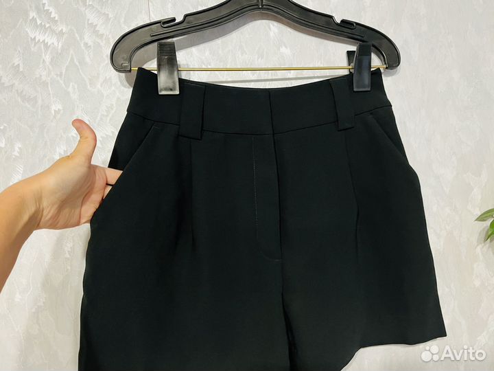 Шорты женские черные H&M 42