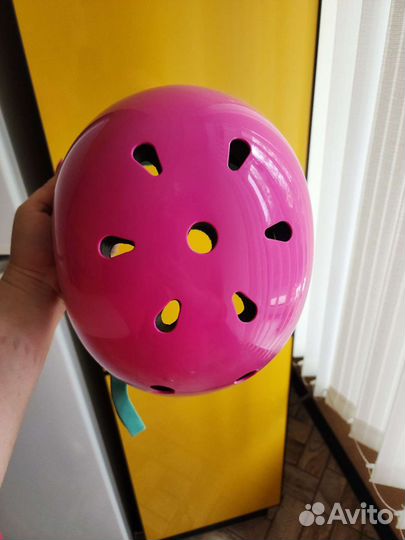 Шлем, каска защитная для катания на роликах