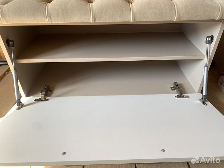 Прихожая. Вешалка. Каретная стяжка