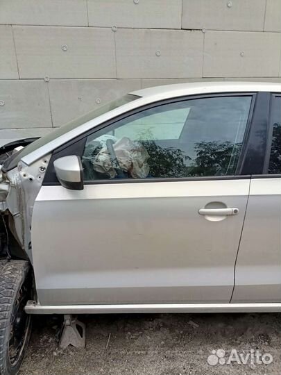 Дверь передняя левая volkswagen polo sedan