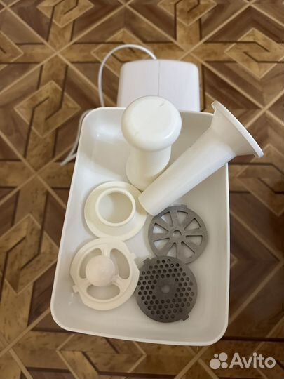 Мясорубка Binatone MGR-1000