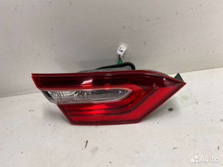 Фонарь внутренний задний левый Toyota Camry
