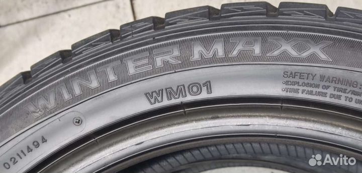 Dunlop Winter Maxx WM01 205/50 R17 93T