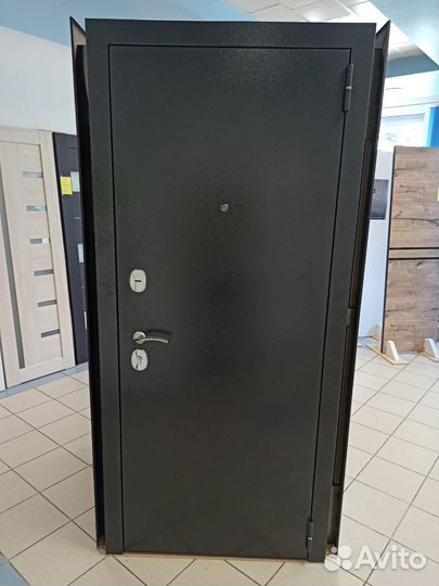Дверь входная металлическая
