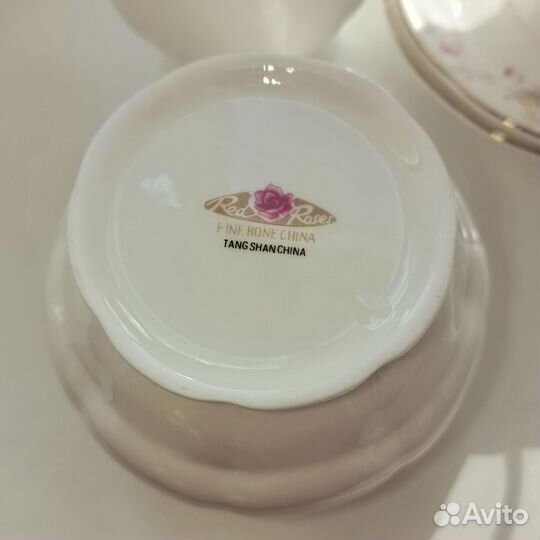 Сервиз чайный Red Roses Fine Bone China