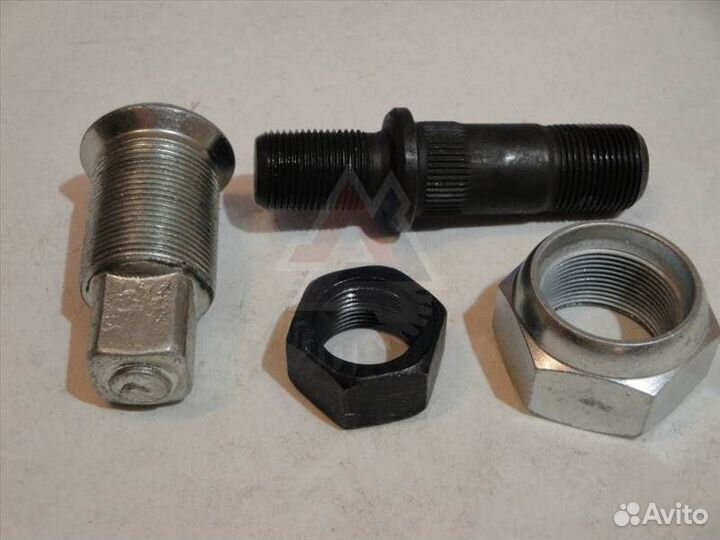 Шпилька передняя левая в сборе Isuzu