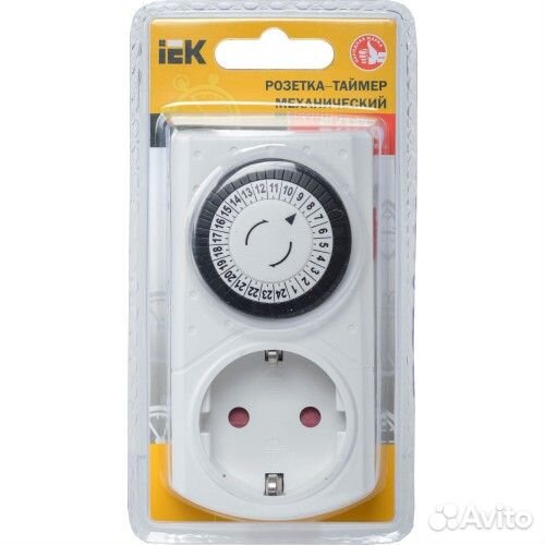 Розетка-таймер механический белая IEK 16А