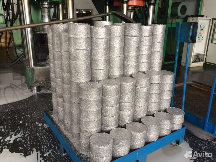 Пресс для макулатуры, картона