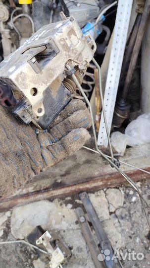 Замок двери renault logan