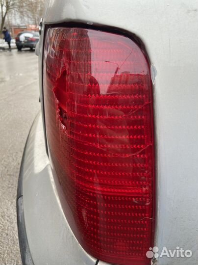 Правый задний фонарь на volkswagen passat b5