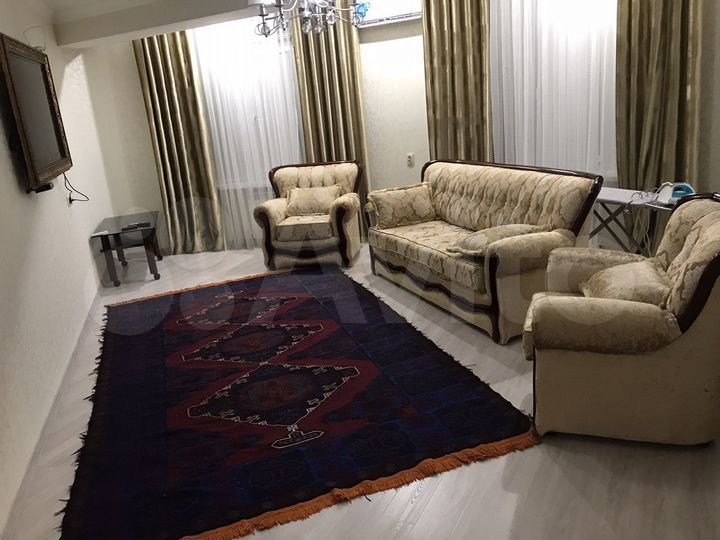 2-к. квартира, 70 м², 2/10 эт.