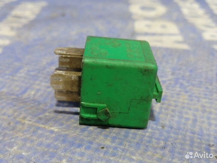 Реле Bmw E36 седан M50B25 1996