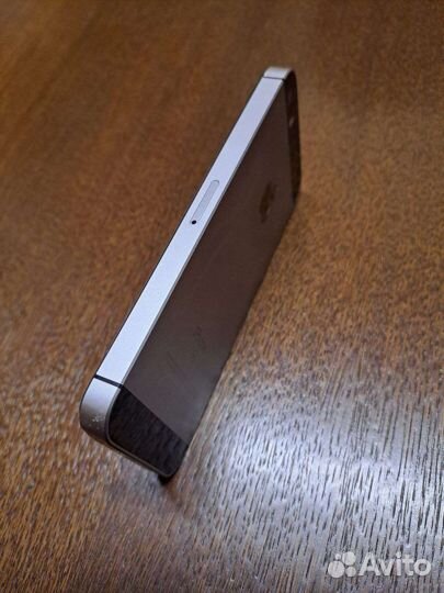 iPhone 5SE 2016 32 Gb. Ростест