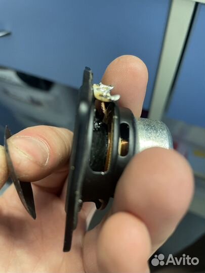 Ремонт хрипящего динамика JBL Charge 3 (и других)