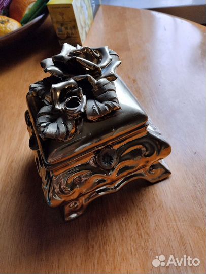 Шкатулка для украшений новая