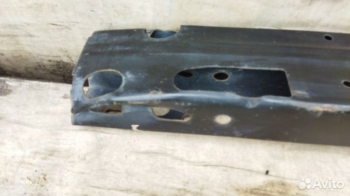 Жесткость бампера передний Toyota Hiace KDH200