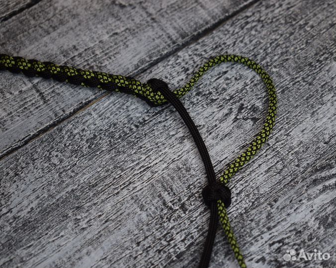 Темляк тактический из паракорда ручной работы