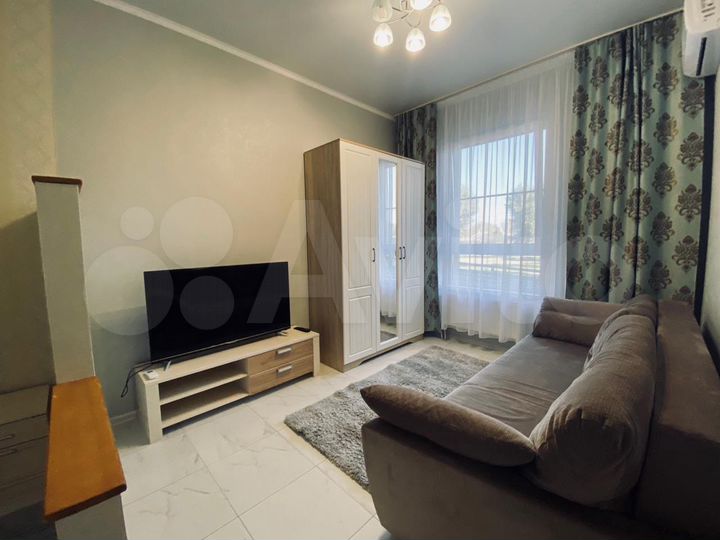 2-к. квартира, 60 м², 1/12 эт.