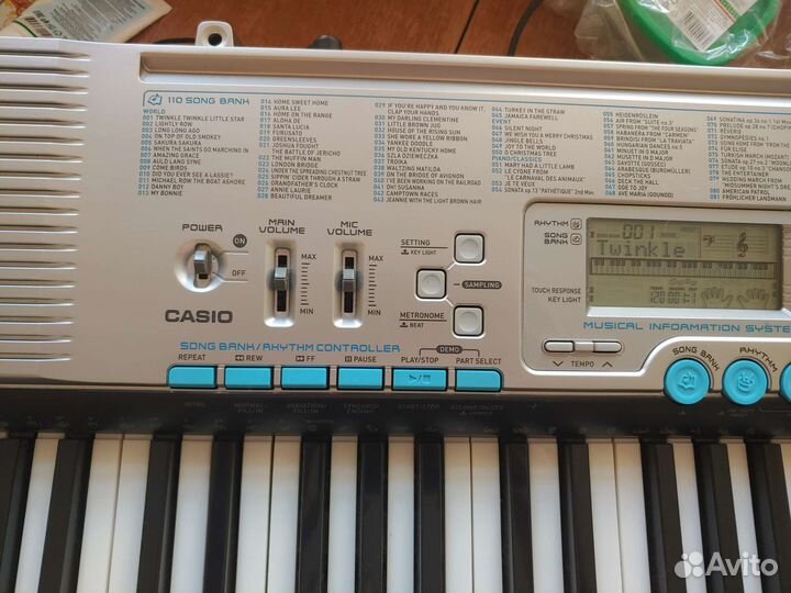Учебный синтезатор Casio LK-220 (Касио лк-220)