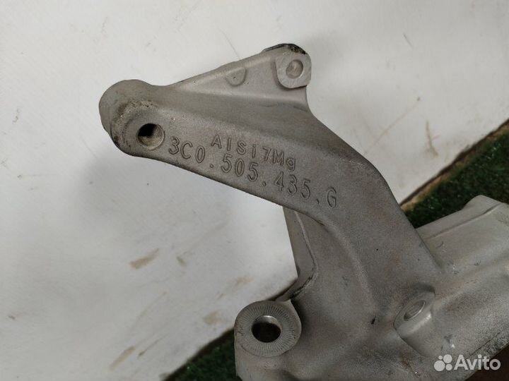 Кулак поворотный задний левый Volkswagen Tiguan