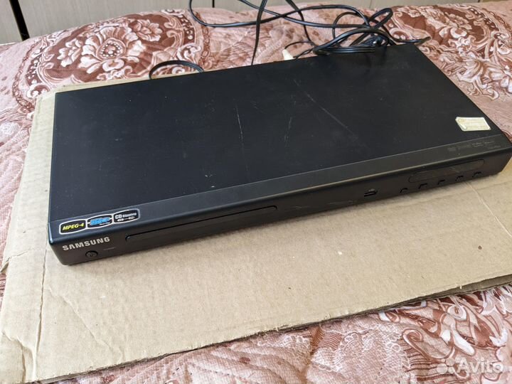 DVD-проигрыватель Samsung DVD-P380