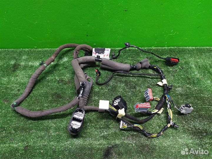 Проводка двери передней правой Ford Focus 3 (CB8)