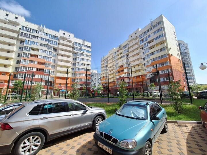 3-к. квартира, 82 м², 4/10 эт.