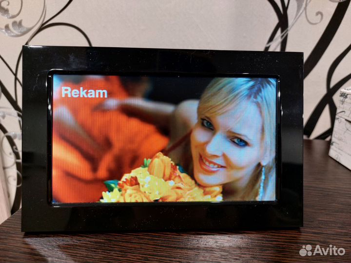 Цифровая фоторамка Rekam