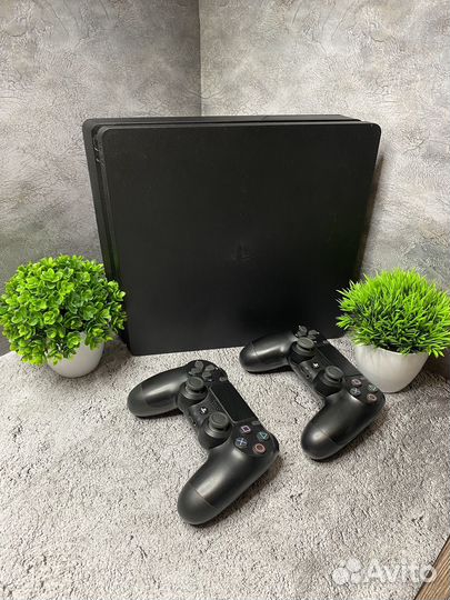 Ps4 slim 1 tb+ 2геймпада +700игр