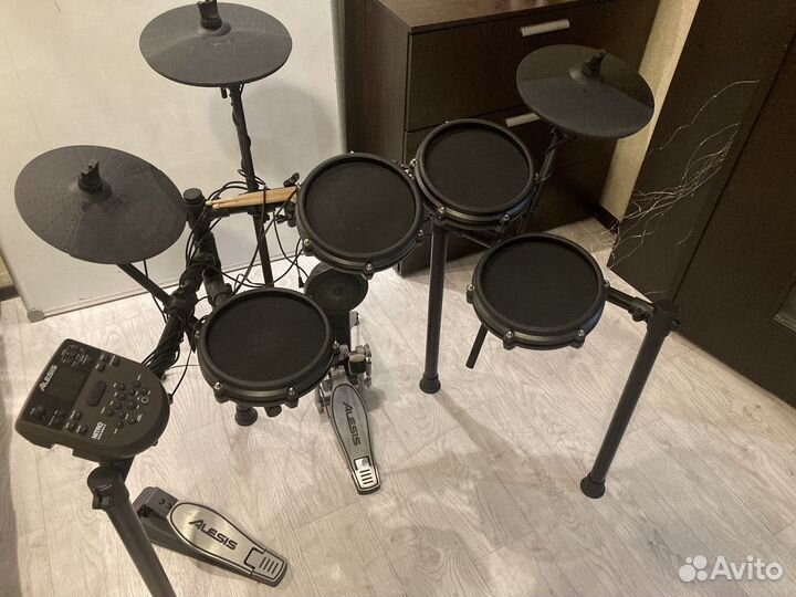 Барабанная установка Alesis Nitro Mesh Kit