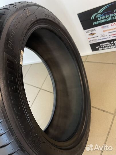 Michelin Pilot Sport 4 235/45 R17 97Y