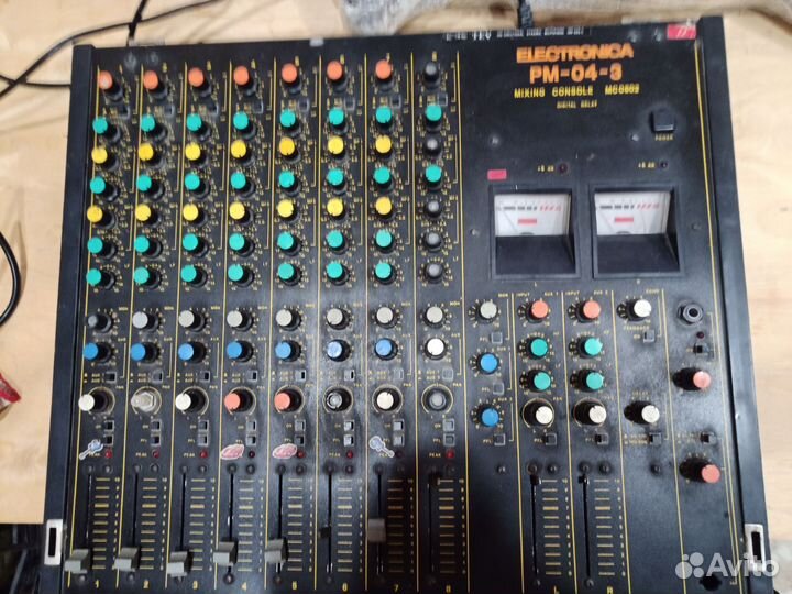Микшерный пульт