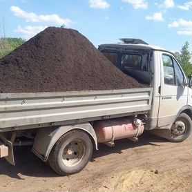 Перегной чернозем навоз грунт земля щебень дрова