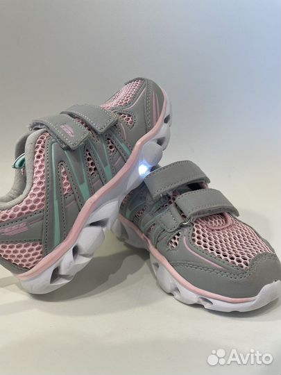 Кроссовки для девочки