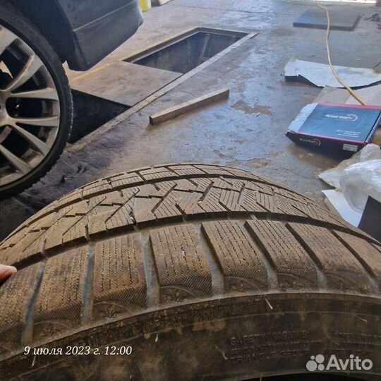 Triangle Snowlink TWT02 275/40 R20 и 315/35 R20 106V