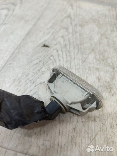 Повторитель в крыло передний Nissan Note E11E