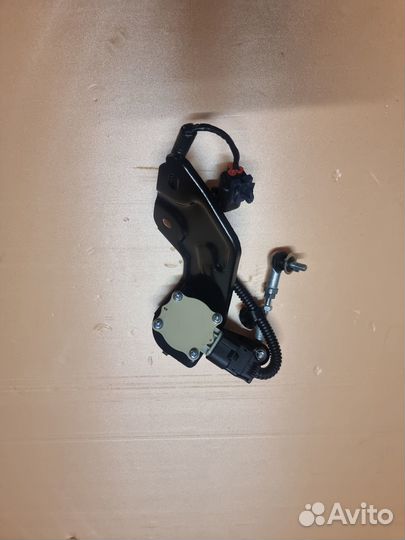 Датчик уровня подвески Toyota Land Cruiser Prado