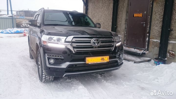 Передний бампер Toyota Land Cruiser 2016+