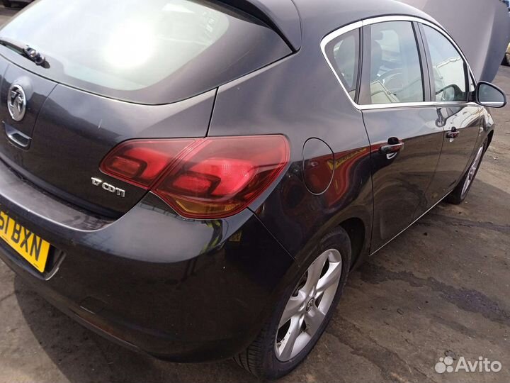 Вентилятор радиатора opel astra J 2011