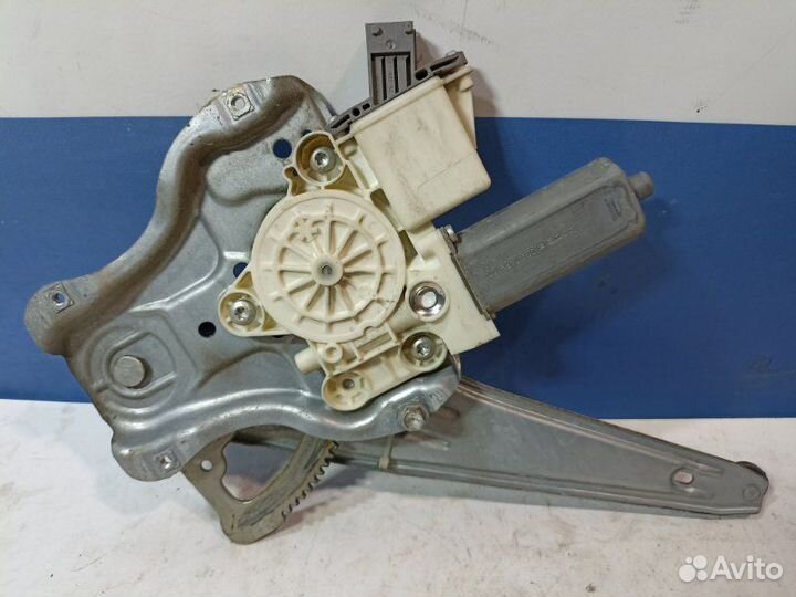 Стеклоподъемник задний левый Toyota Avensis 2 T250