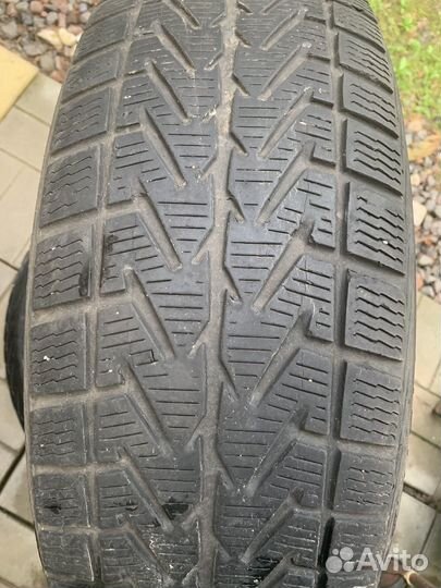 Vredestein Wintrac Xtreme 215/65 R16 98H